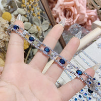 18K micro-inlaid diamond-encrusted colorful Tanzanian blue bracelet.