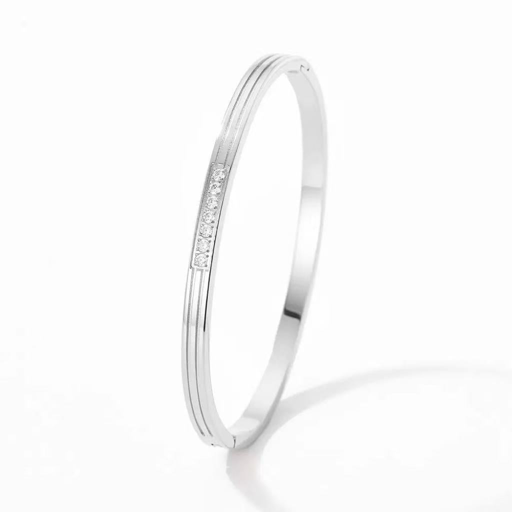 JW945 Line Design Bracelet