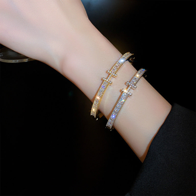Letters inlaid with zircon bracelet