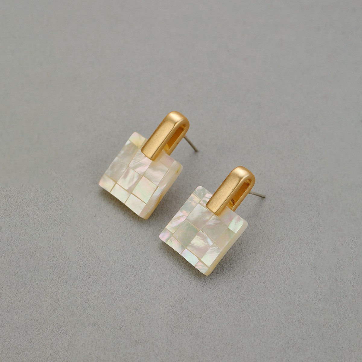 S925 silver needle high-quality stitching white shell necklace earrings set
