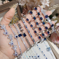 18K micro-inlaid diamond-encrusted colorful Tanzanian blue bracelet.