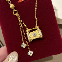 Drawn four-leaf flower lock bag necklace