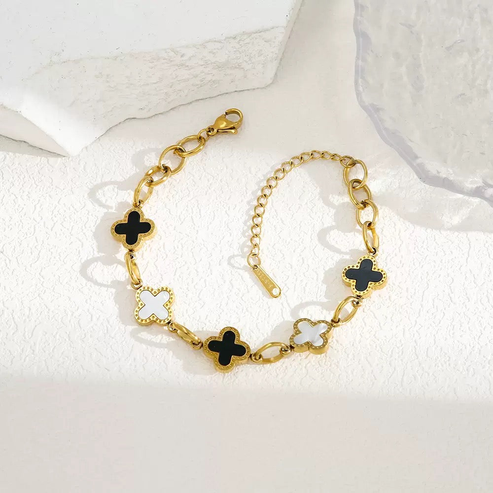 New four-leaf clover bracelet