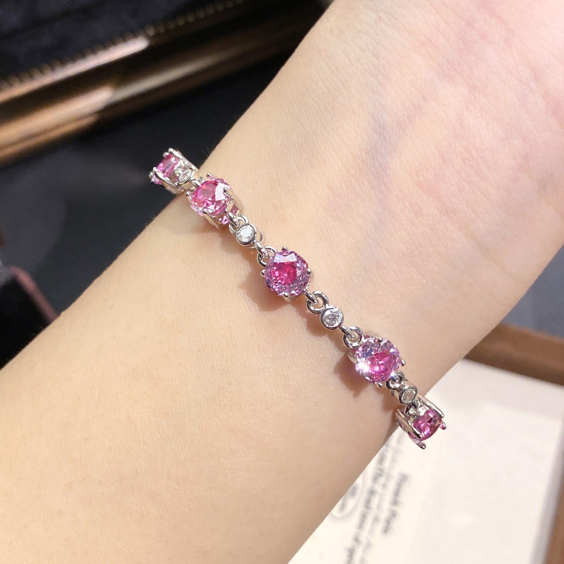 Octagonal rose diamond bracelet inlaid with high carbon diamond.