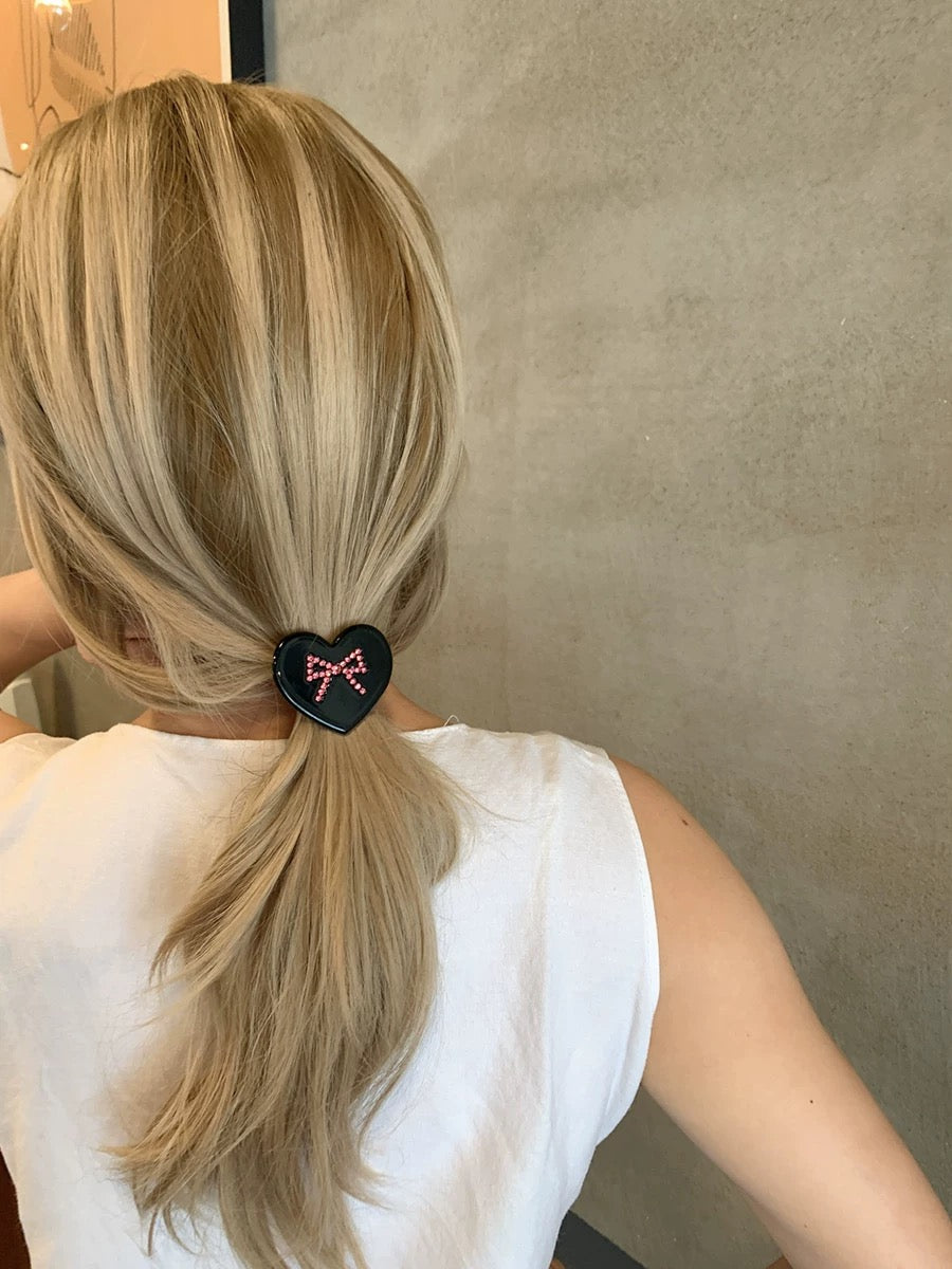 Black heart Clip