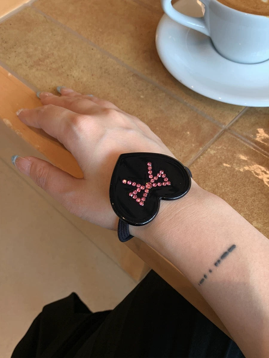 Black heart Clip
