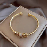 Small waist bracelet with adjustable opening design