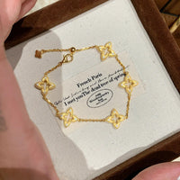 Retro Cut Out Brushed Four-Leaf Clover Bracelet