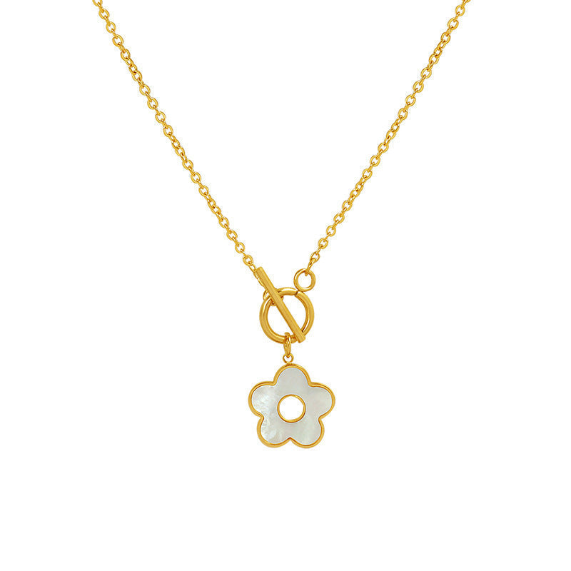 White Sea Shellfish Flower Ot Buckle Necklace