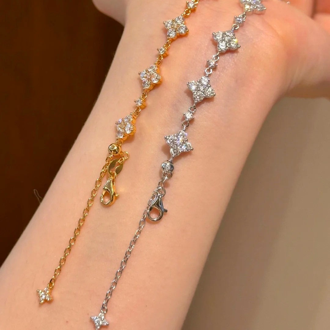 Clover Pulling High Carbon Diamond Bracelet