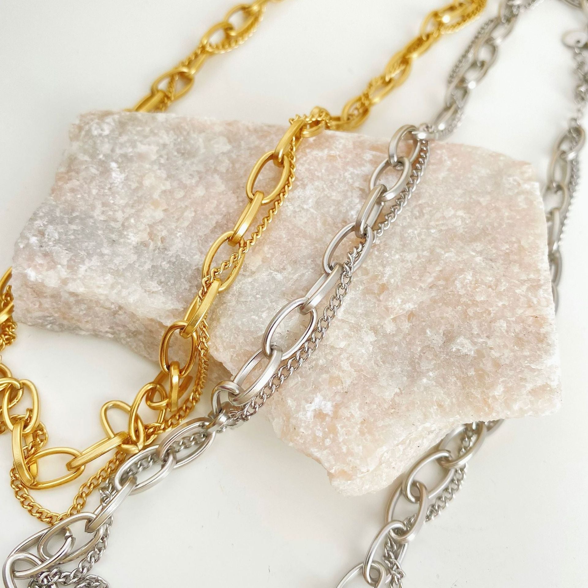 Stainless steel high-quality light luxury double-layer necklace